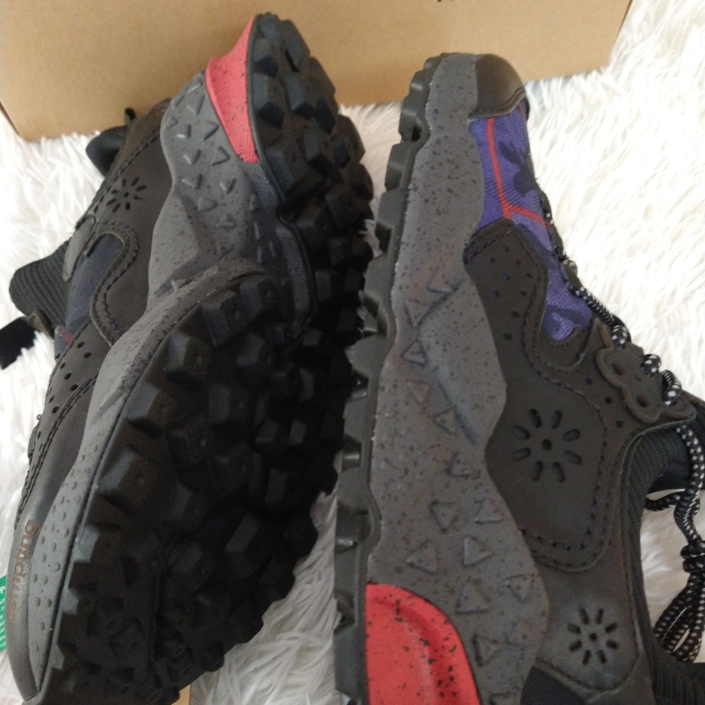 Flower mountain Kotetsu Sneakers size 8 /41 black combo DAMAGED/BROKEN.SEE PICS